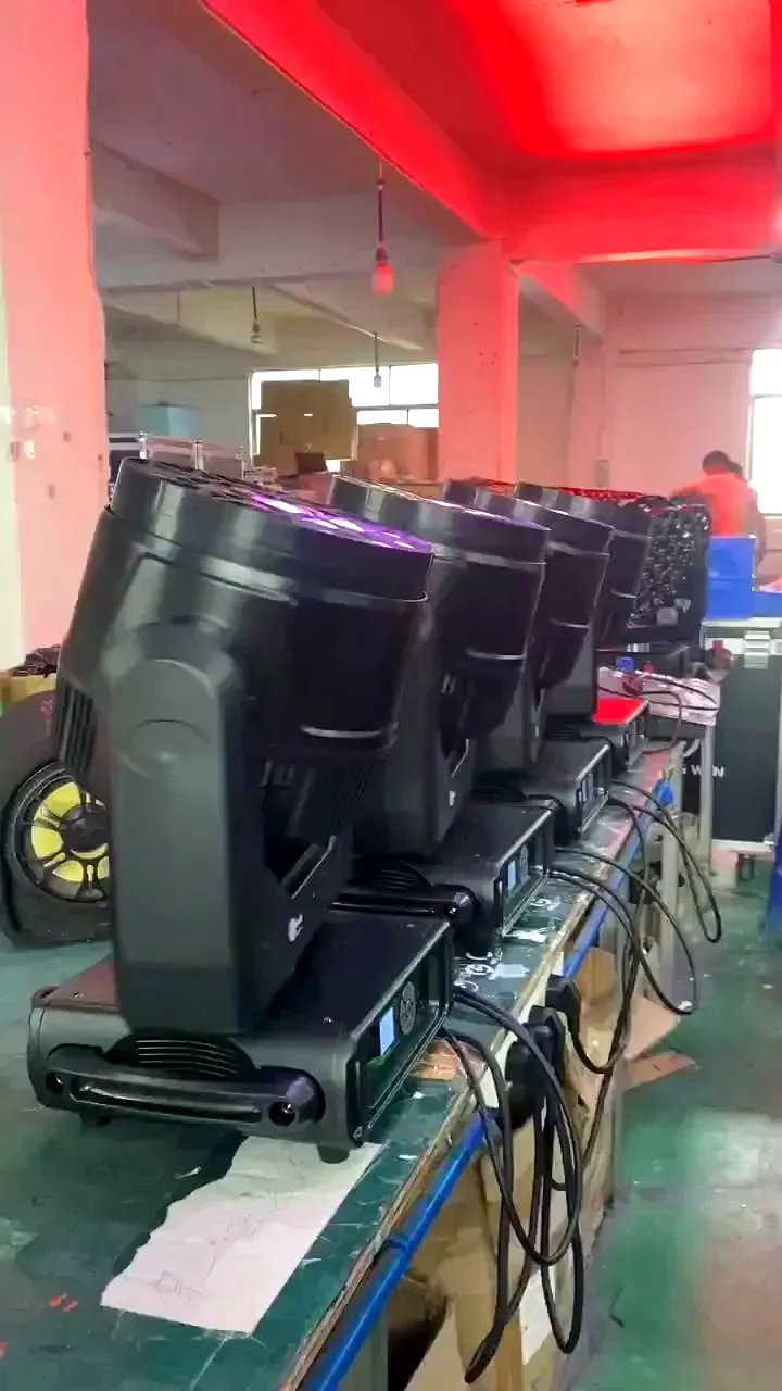 Cabezas móviles y focos robotizados para evento en Ibiza — DecibelSea