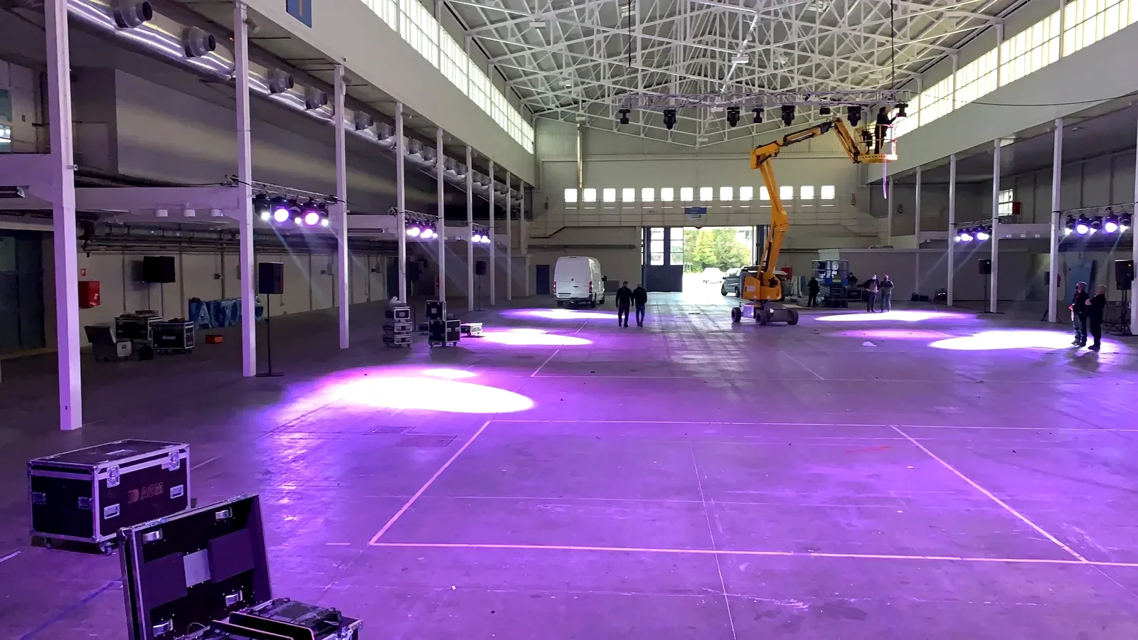 Iluminación de escenario para evento en Ibiza — DecibelSea