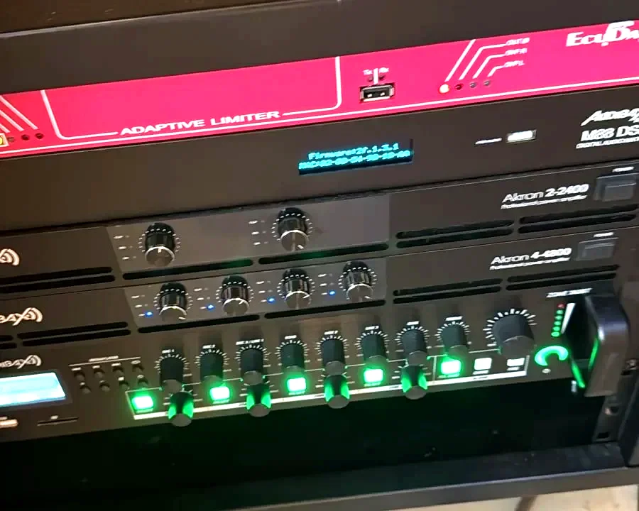 Limitador Ecudap Adaptive Limiter instalado y precintado en un rack de audio en Ibiza — DecibelSea